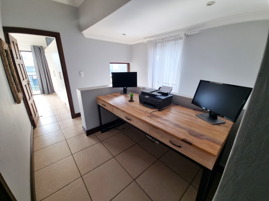 3 Bedroom Property for Sale in Hartbeesfontein AH North West